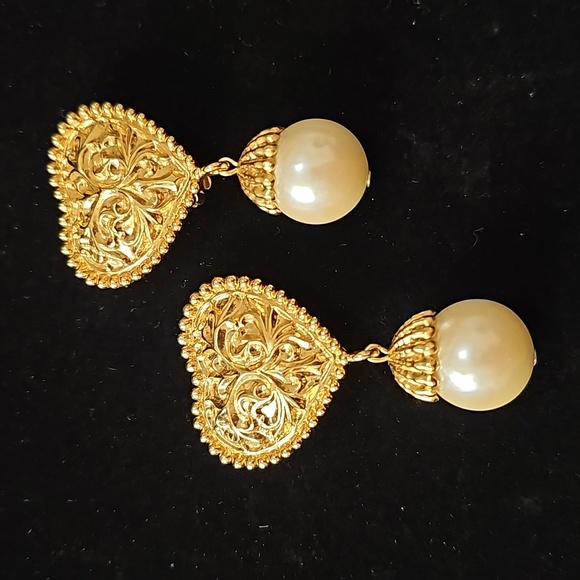 St . John's Heart/Pearl Earrings - Picture 1 of 7